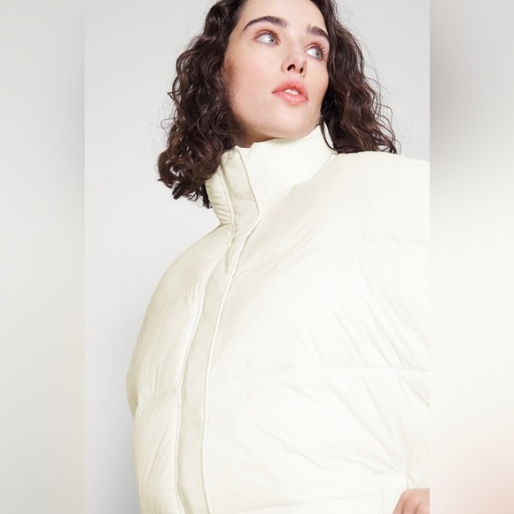 NEW UGG - Sydnee Reversible Puffer Vest - Picture 7 of 16